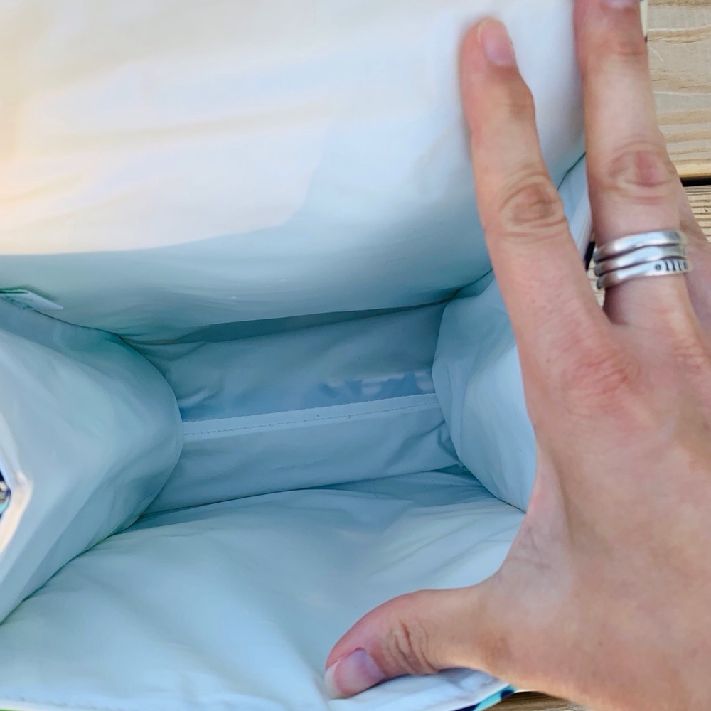 Vera Bradley - Lunch Sack - Picture 6 of 8